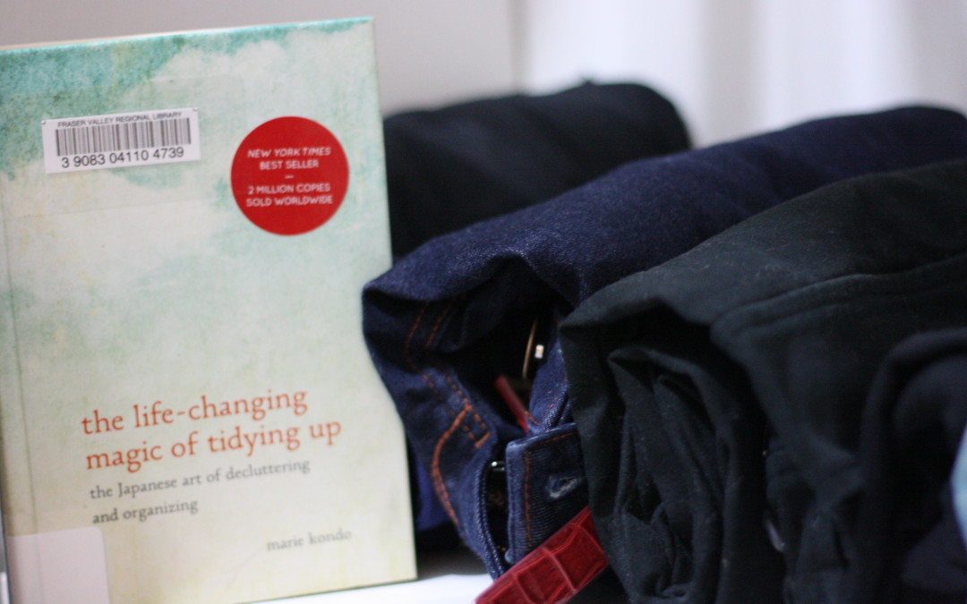 The Life-Changing Magic of Tidying Up {Bookshelf}